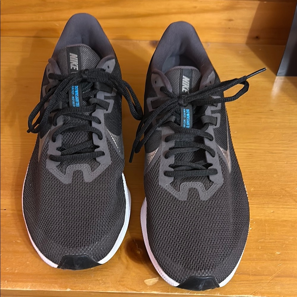 Nike Black and Gray Athletic Sneakers Men’s 12/ running Nike Downshifter NWOT